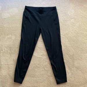 Black 7/8 Medium Sweaty Betty Leggings